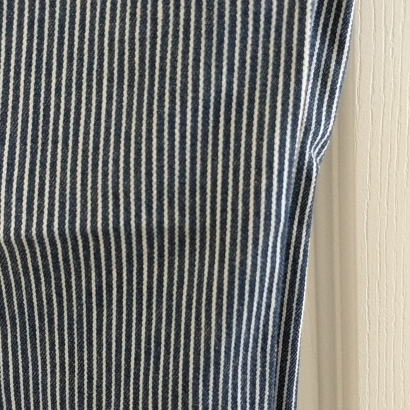 Chicos skimmer jeans. Railroad stripe. Size 0 - Picture 6 of 6